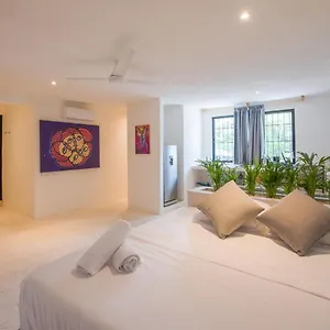 Art Apartment Cancun