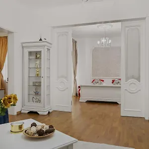 Apartment Sweet Luxury Three City Center Universitate, Bucharest