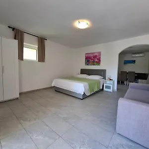 apartments-rooms-mila.primorje-gorskikotar.com/